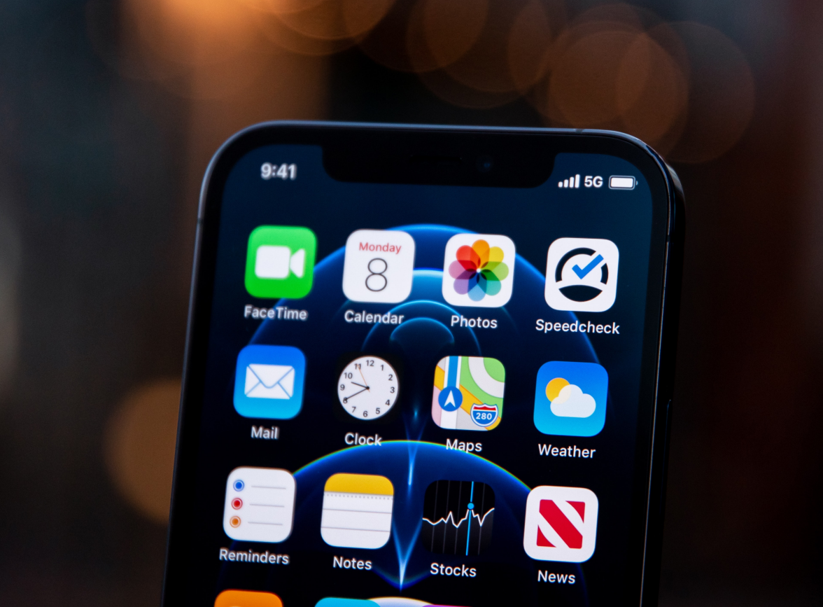 奈曼苹果手机维修分享为什么 iPhone 12 在冬季会自动关机 